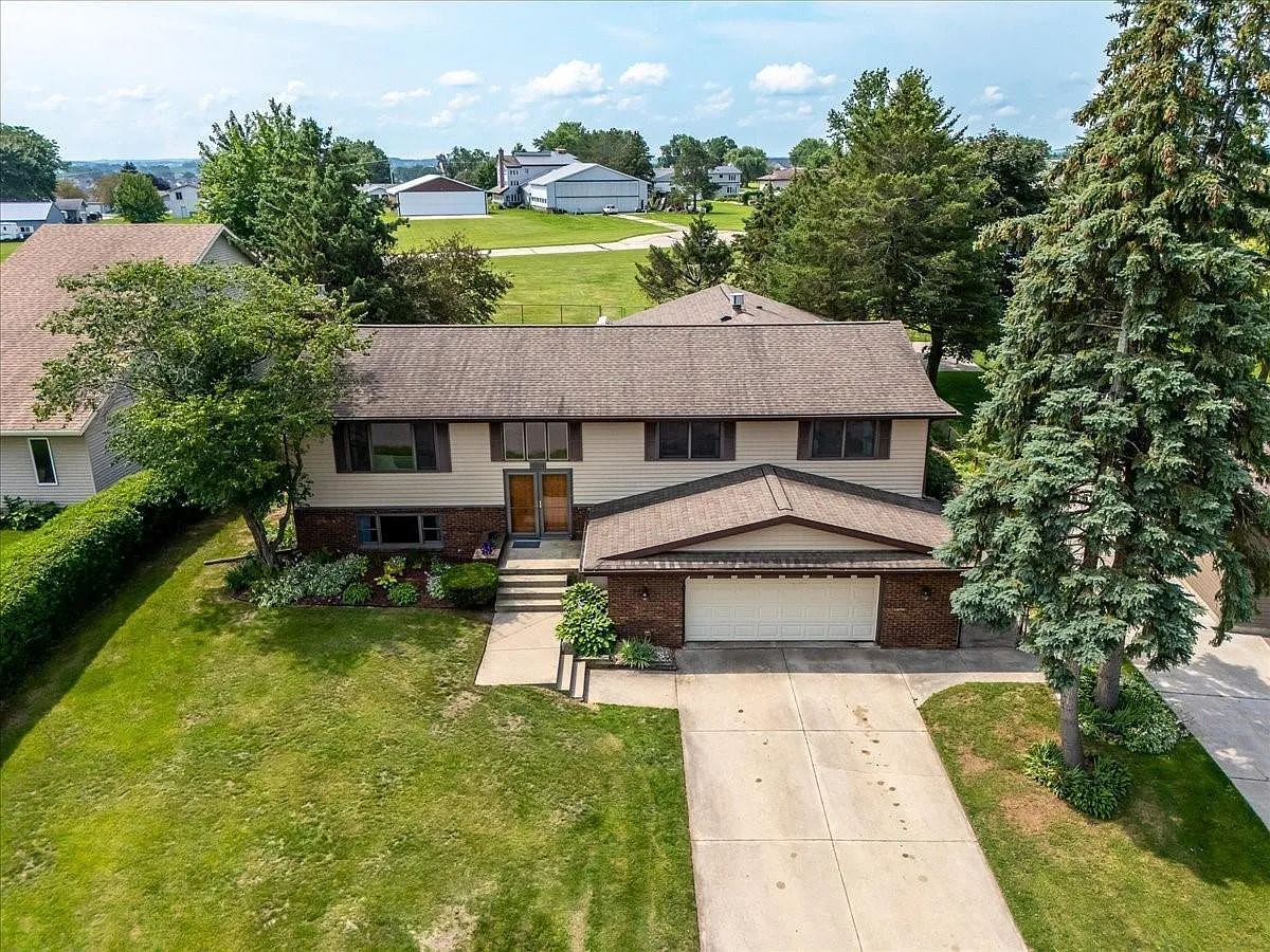104 Winston Way photo 1