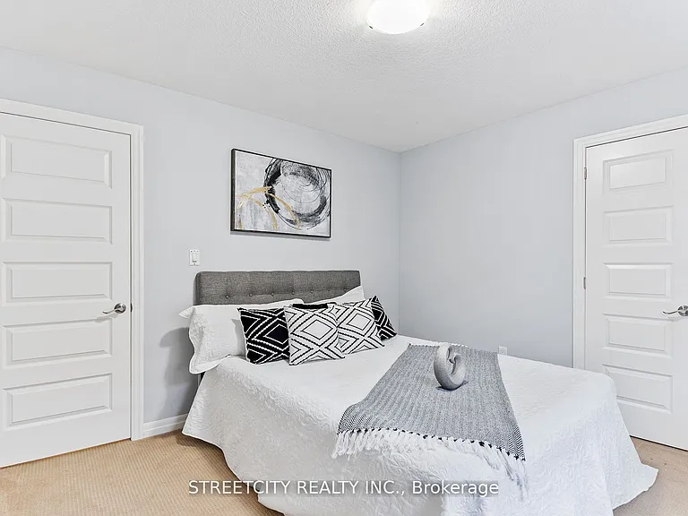 1271 Howlett Cir — Photo 32