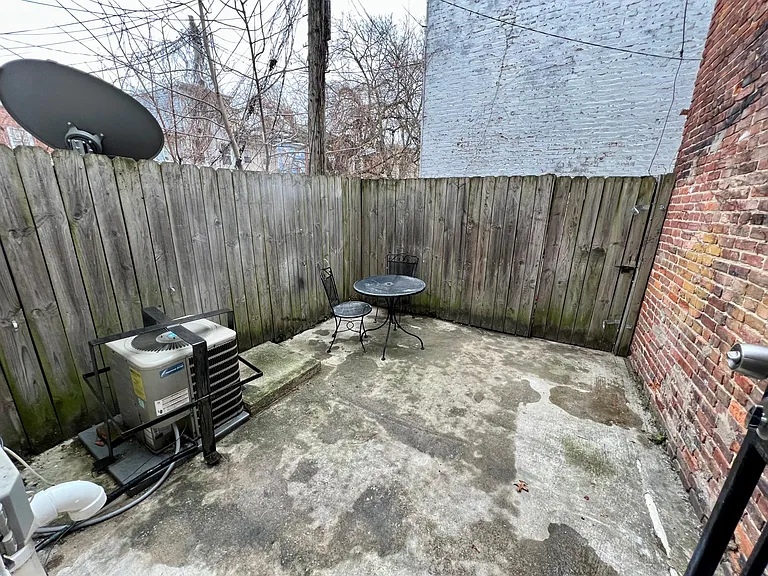38 S Schroeder St — Photo 13