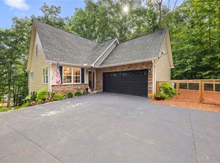 104 Benjamin Dr, Townville, SC 29689