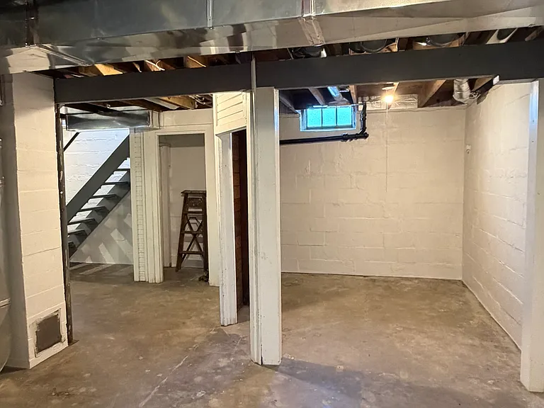 221 Houston Pl — Photo 31