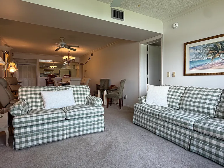 4 Plantation Dr #101 — Photo 22