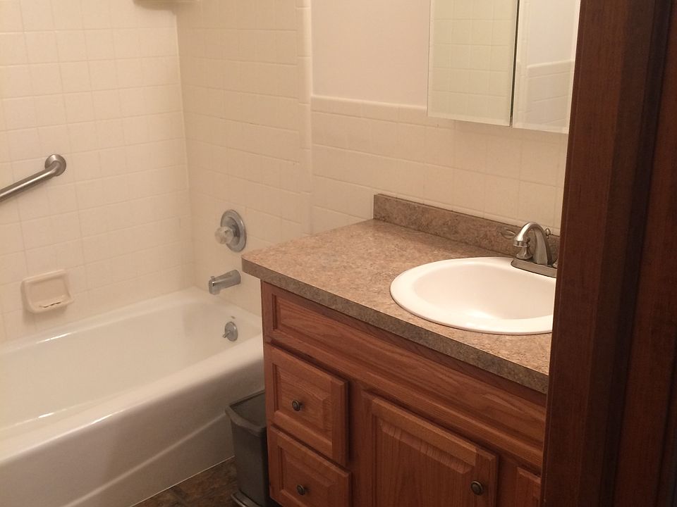 2nd image of 1515 Harbour Ct #1