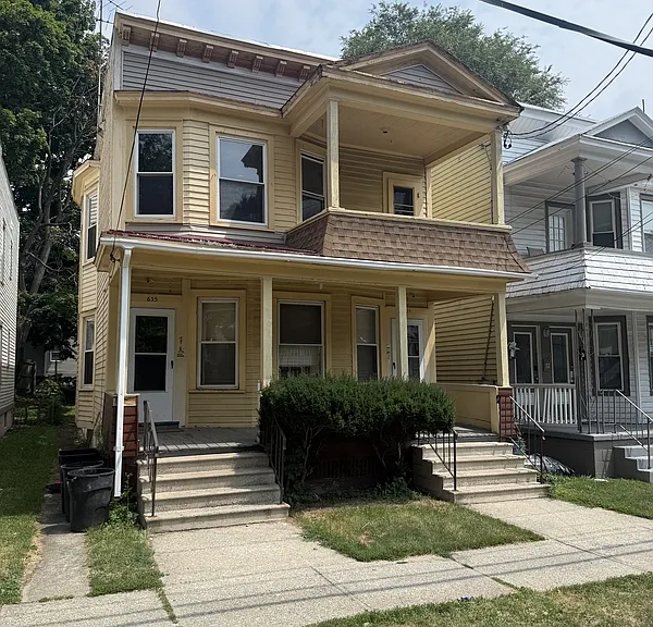 635 Myrtle Ave #2 — Photo 1