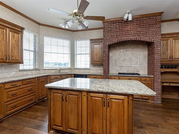 5th image of 1907 Rockcliff Ct