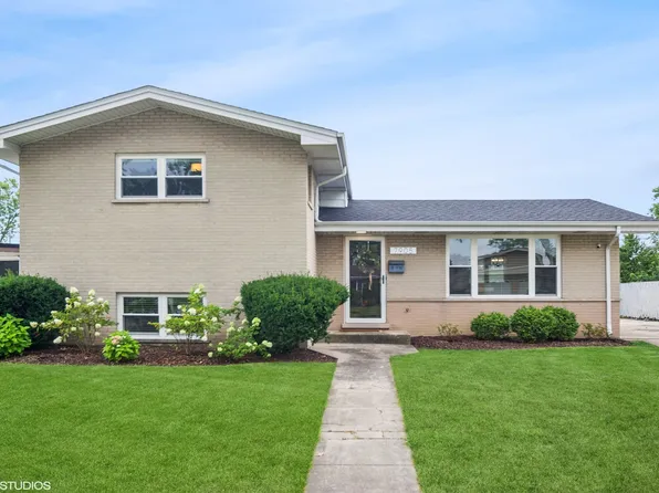 7905 Lake St, Morton Grove, IL 60053
