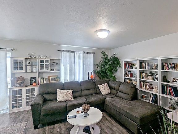 2nd image of 3023 S Red Pine Dr