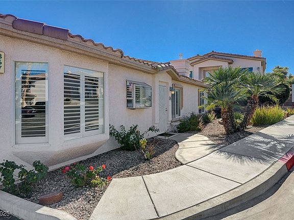 2nd image of 233 Big Horn Dr