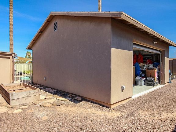 Beautifully Done Detached Garage