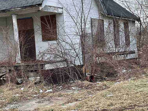 9645 Manor