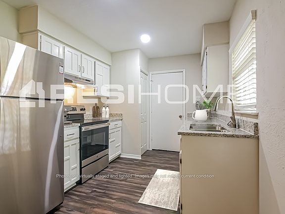 4th image of 1003 Candlewick St