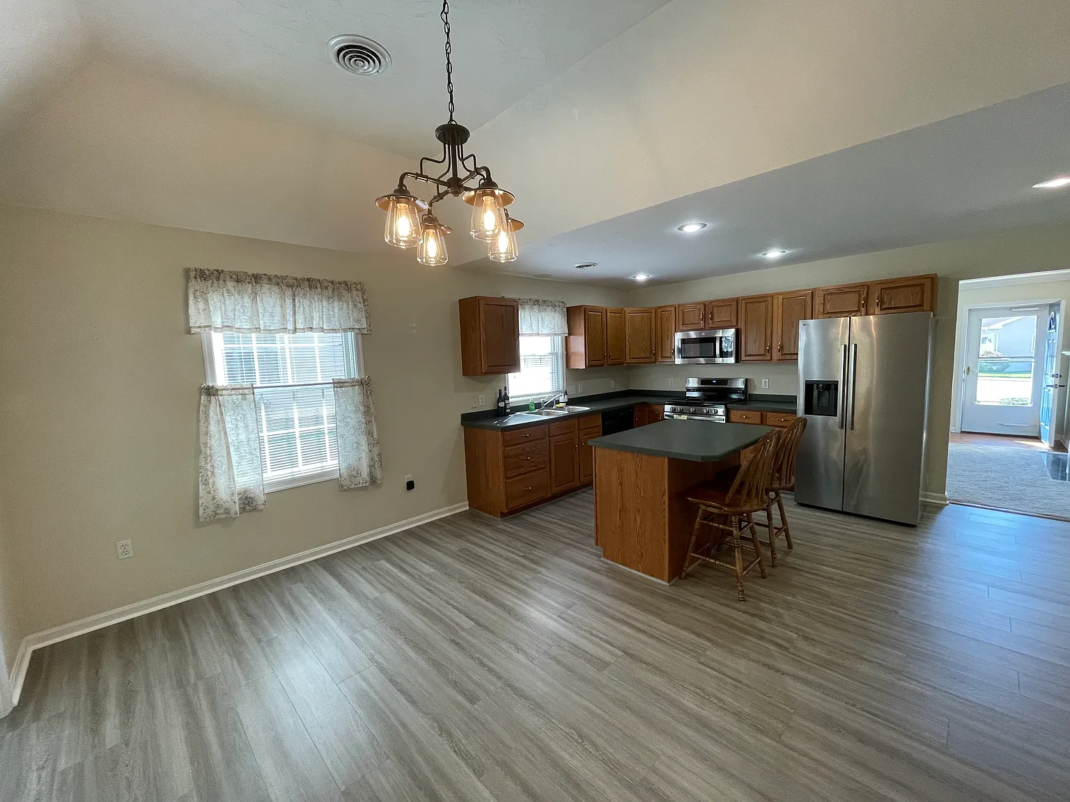 2 bed, 1515 sqft, $1,500 — Photo 4