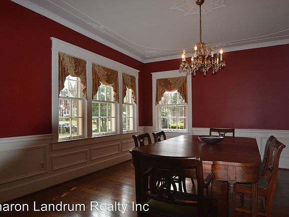 4th image of 2145 Woodford Pl