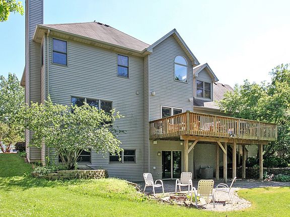 2nd image of 1028 Golden Ave