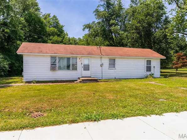 1399 N 7th St, Murphysboro, IL 62966