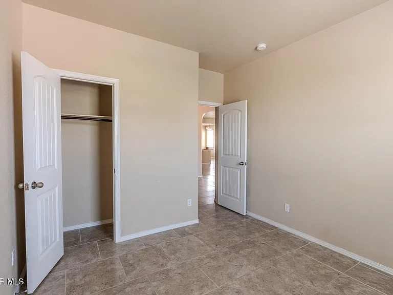 12485 Knightsbridge Dr — Photo 8
