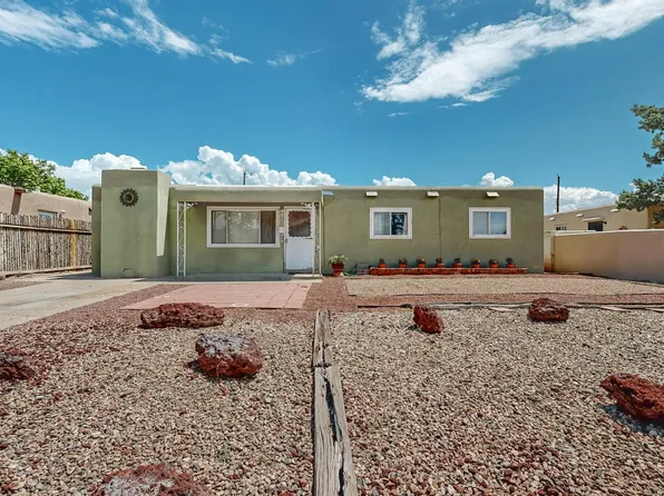 1025 Santa Clara Dr, Santa Fe, NM 87507