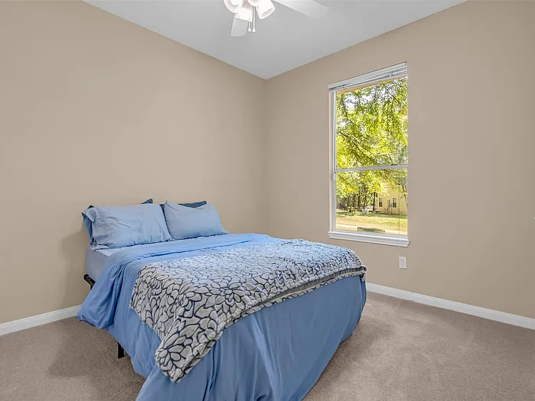 2919 Whitman Dr — Photo 6