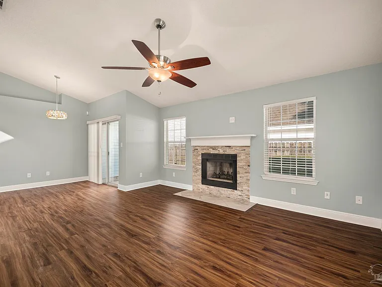 3510 Silvertree Ln — Photo 41