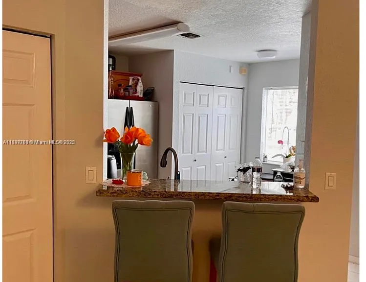 1105 SW 44th Way — Photo 5