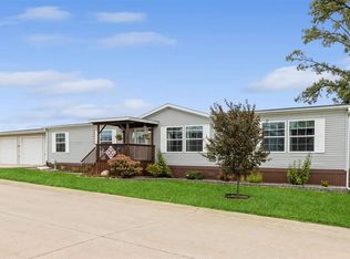 340 Mosswood Ln, Iowa City, IA 52246