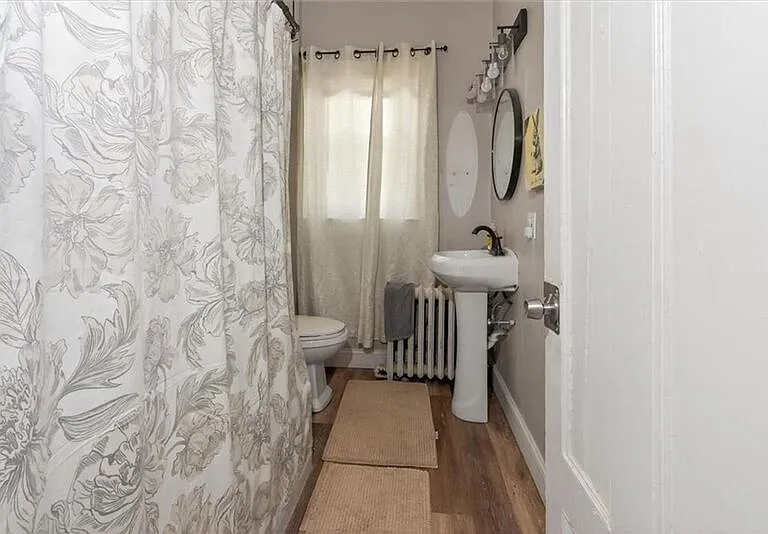 119 Rosewood Ter #1 — Photo 4