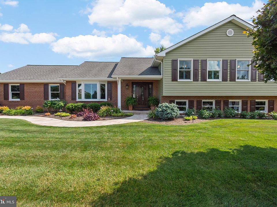 1st image of 3206 Eves Way