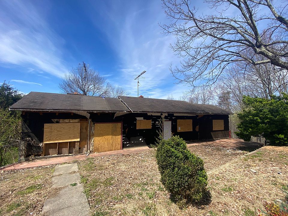 1st image of 3320 Barus St