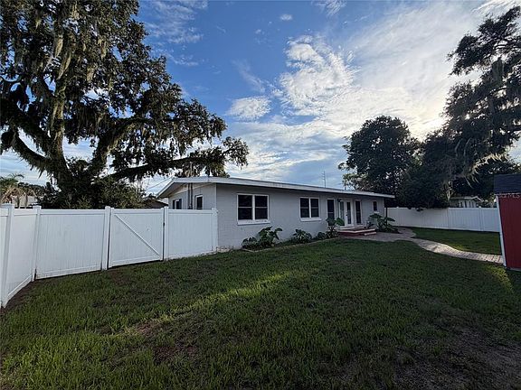 2nd image of 303 WINDEMERE AVENUE