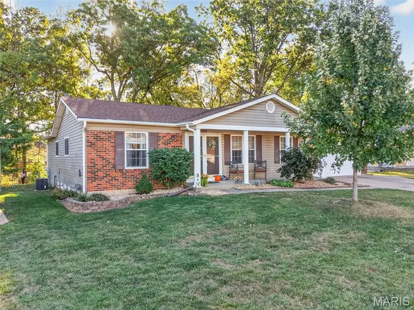 59 Gateswood Dr, Saint Peters, MO 63376