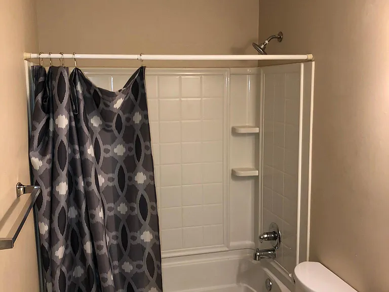 712 Edgegreen Dr — Photo 7