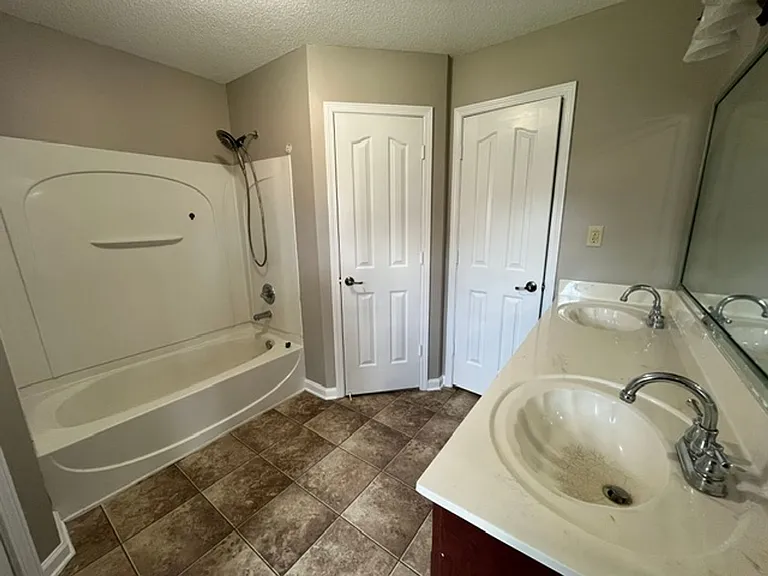 4305 Carroll Dr — Photo 9