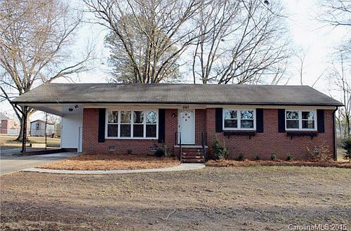 1st image of 2327 Hedgewood Cir