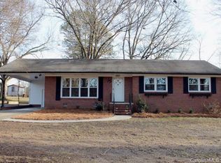 2327 Hedgewood Cir, Gastonia, NC 28052