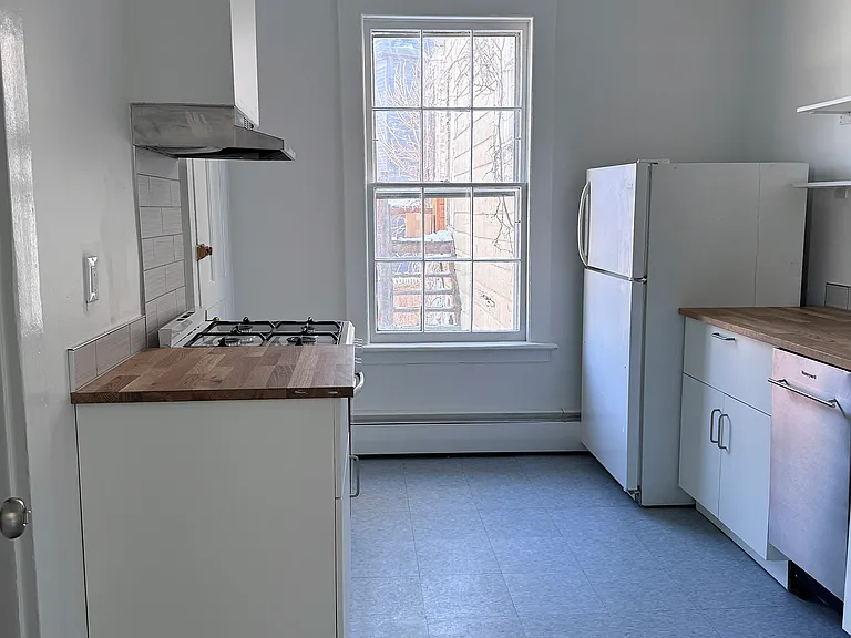 850 Columbia St #2 — Photo 6