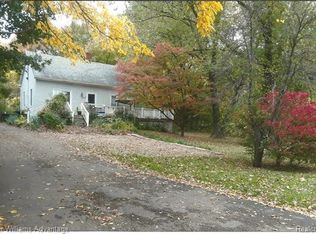 15950 Inkster Rd, Romulus, MI 48174