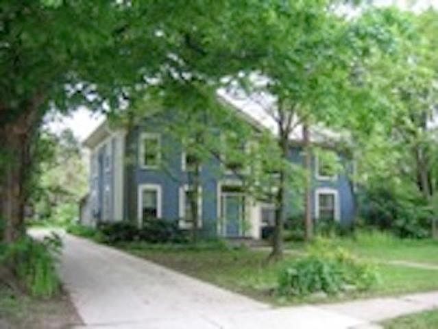 Front of house 1660 Broadway Street, Ann Arbor