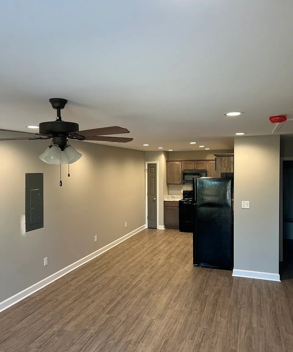 Spacious 2-Bedroom Apartment in Hopkinsville, KY — Photo 2
