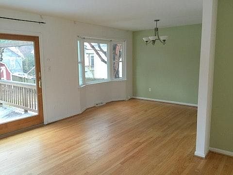 4th image of 2405 N Underwood St