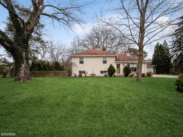 809 N School St, Prospect Heights, IL 60070