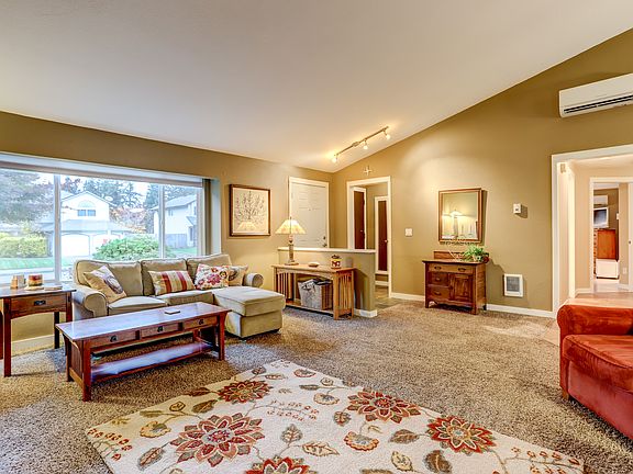 5th image of 801 NE 156th Ave