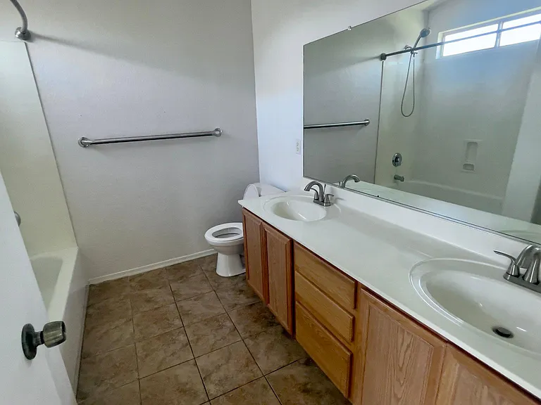 12801 W Soledad St — Photo 7