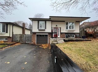 104 Cindy Ave, Cambridge, ON N3C 3J2