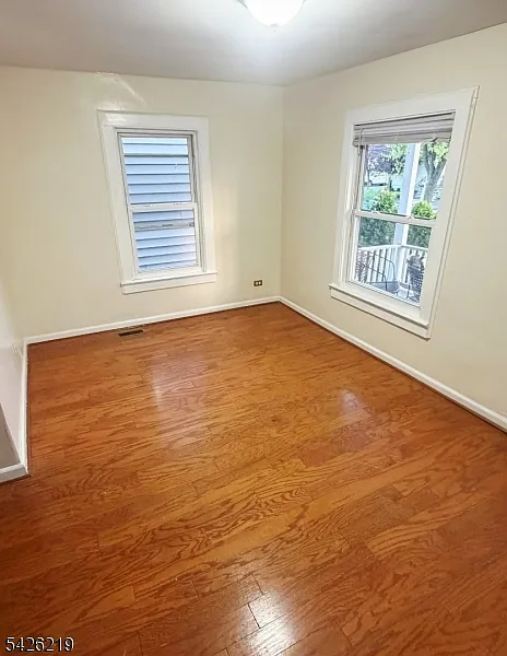 3 bed, 1.0 bath, $2,500 — Photo 3