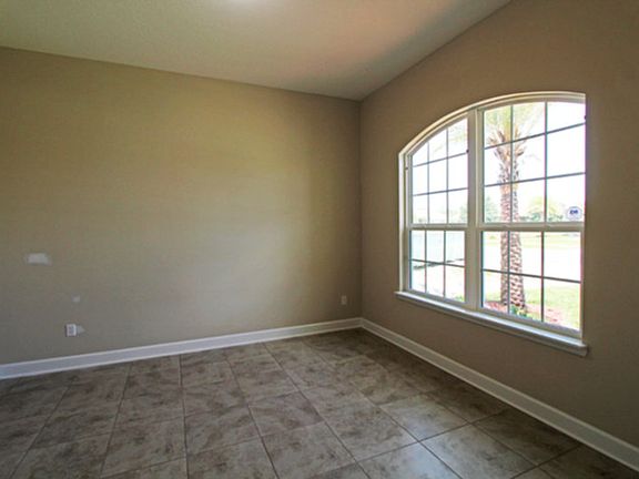 2nd image of 33122 Sawgrass Parke Pl