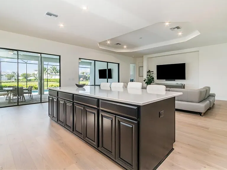 11110 Canal Grande Dr — Photo 10