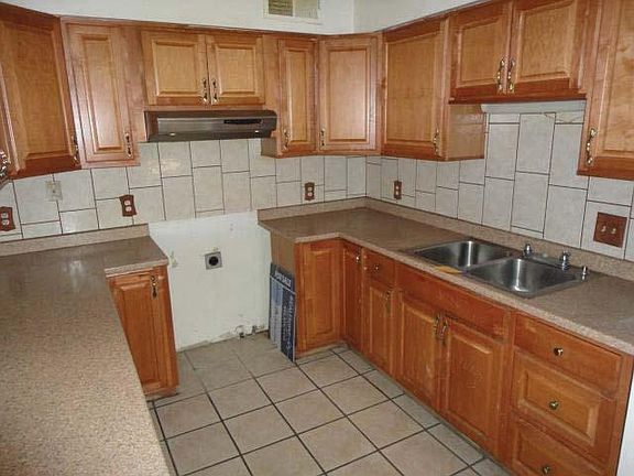 5th image of 1701 Linda Dr