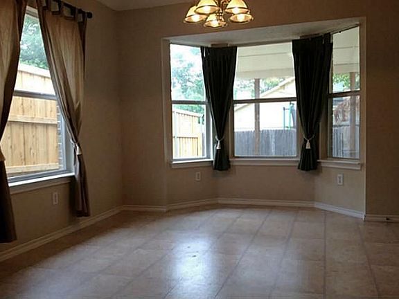 5th image of 1107 Hidden Glade Dr