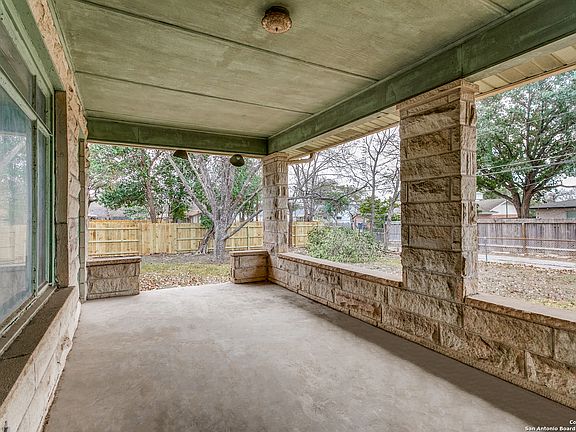 3rd image of 2334 W Gramercy