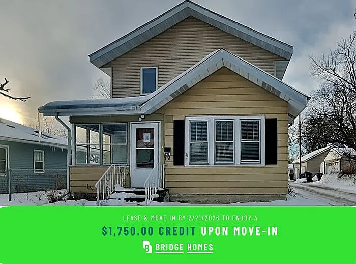 891 Hazelwood St — Photo 1